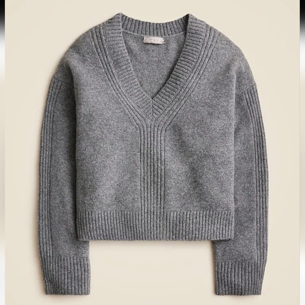 J Crew Women Relaxed V-neck Sweater in Supersoft Yarn Wool Alpaca Blend Size S